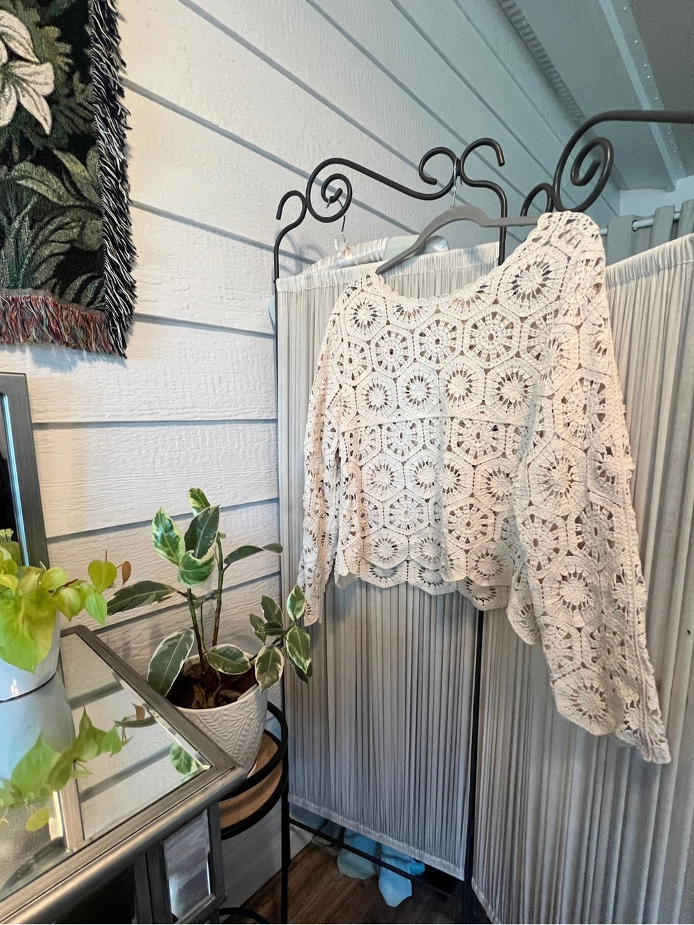 Ultra Pink Womens Crochet Lace Long-Sleeve Top - Cream